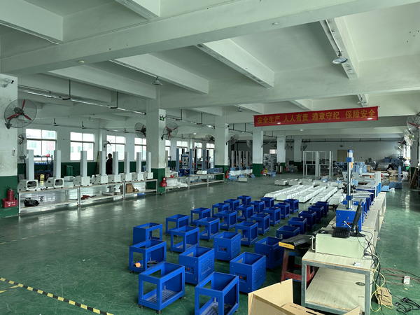 插拔力試驗(yàn)機(jī)裝配車間